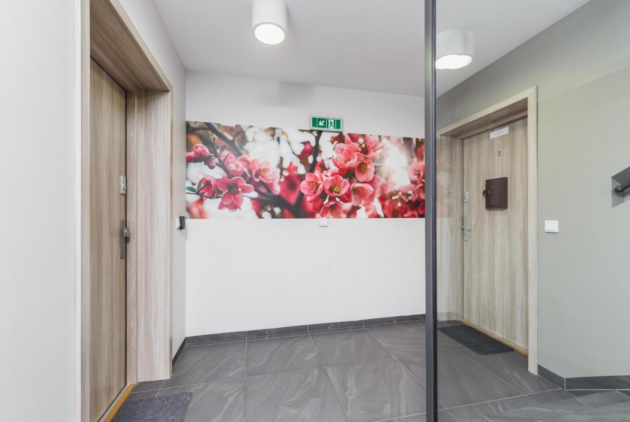 Blossom - Old Town Residence - By Upstairs Cracovie Extérieur photo